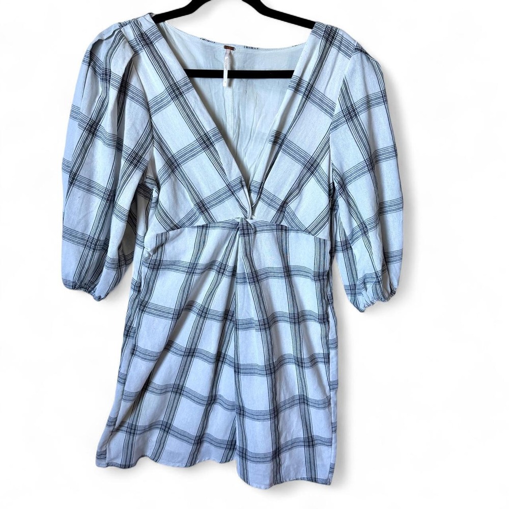Free People white and black plaid v neck dress with puffy sleeves size 6